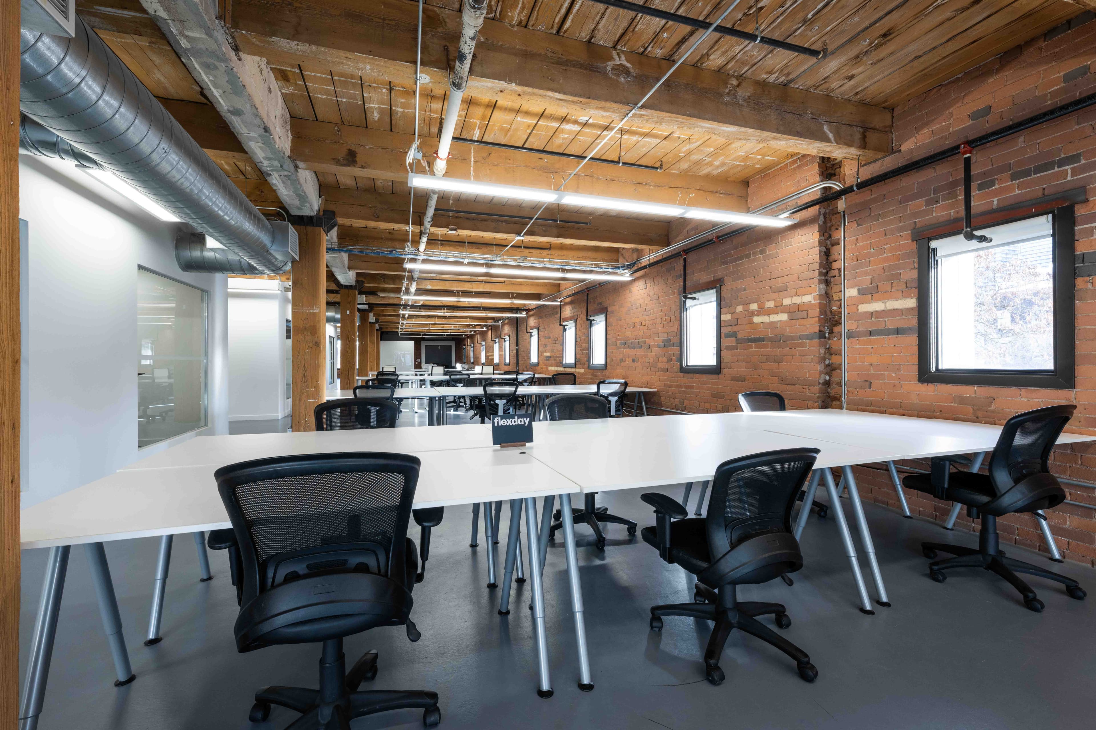 Flexday Suites - 241 Spadina Avenue, Suite 300